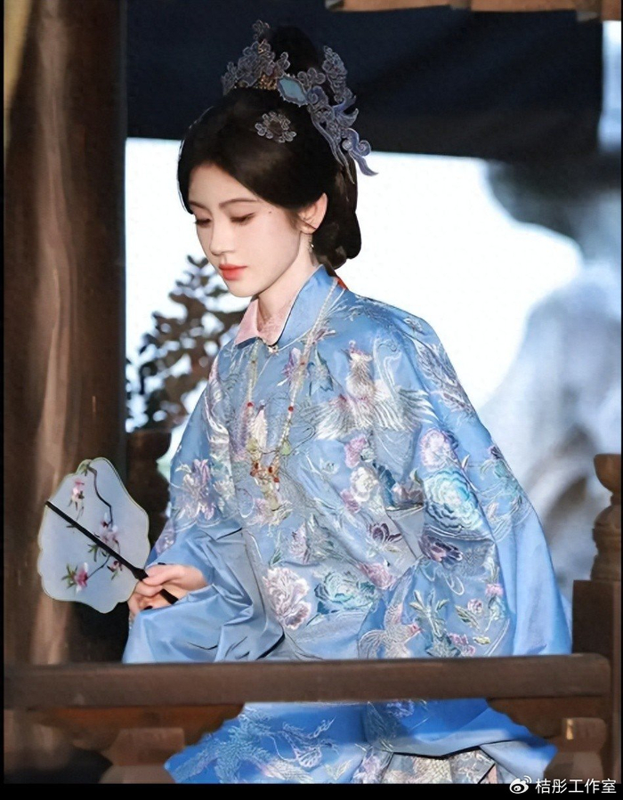 鞠婧祎蓝色古装，美出新高度，绽放女性魅力！，图片 1
