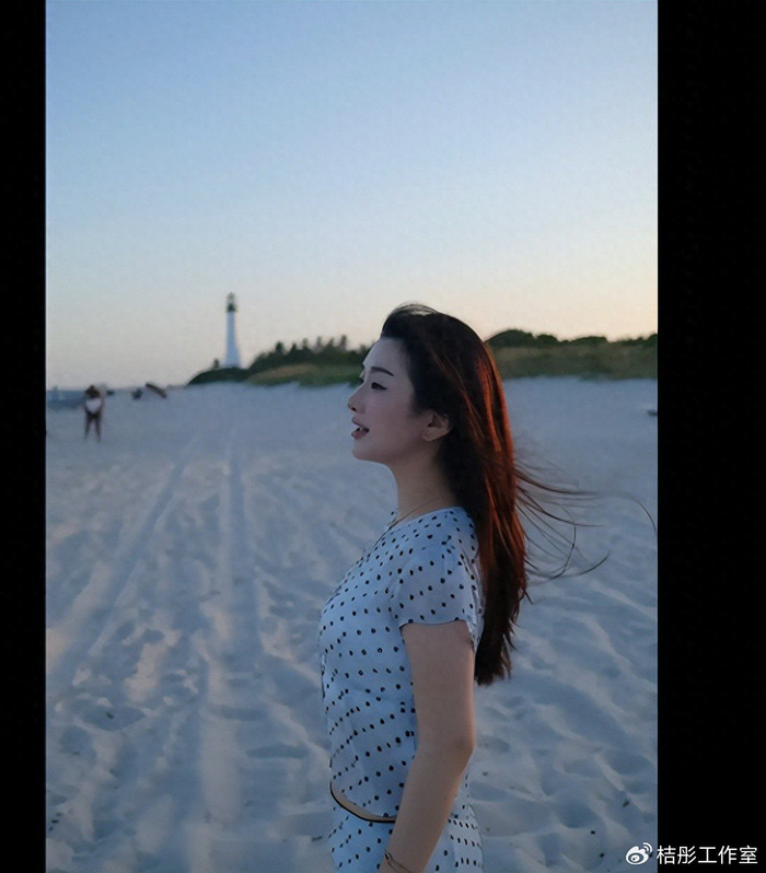 吴雅婷带娃旅行，一双儿女超可爱，惹人羡慕！，图片 1
