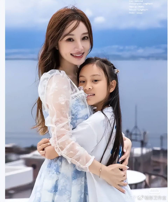 太温馨，李小璐母女关系，甜馨也有可爱的一面！，图片 1