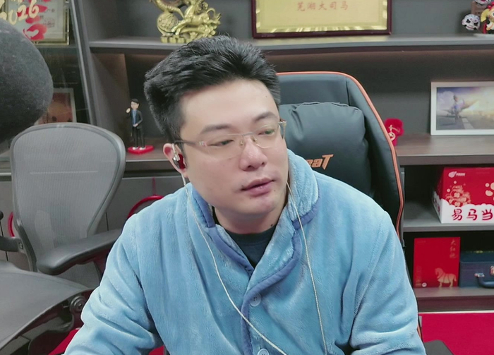 大司马找到新赛道，找和自己长得像的人，肌肉老马也来到直播间，图片 1